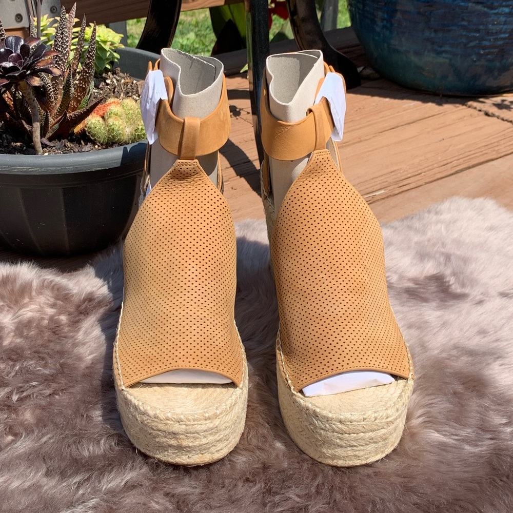 Marc Fisher LTD Annie Perforated Espadrille Wedge - Picture 5 of 8